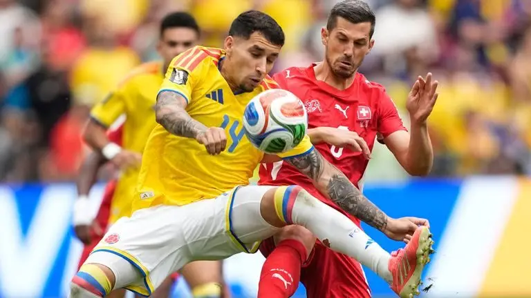 2026年世界杯:瑞士0-0哥伦比亚(点球:4-3) - 瑞士通过点球晋级四分之一决赛,将迎战阿根廷